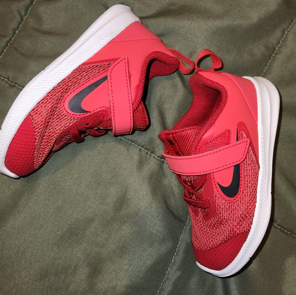 Nike Toddler downshifter 8c